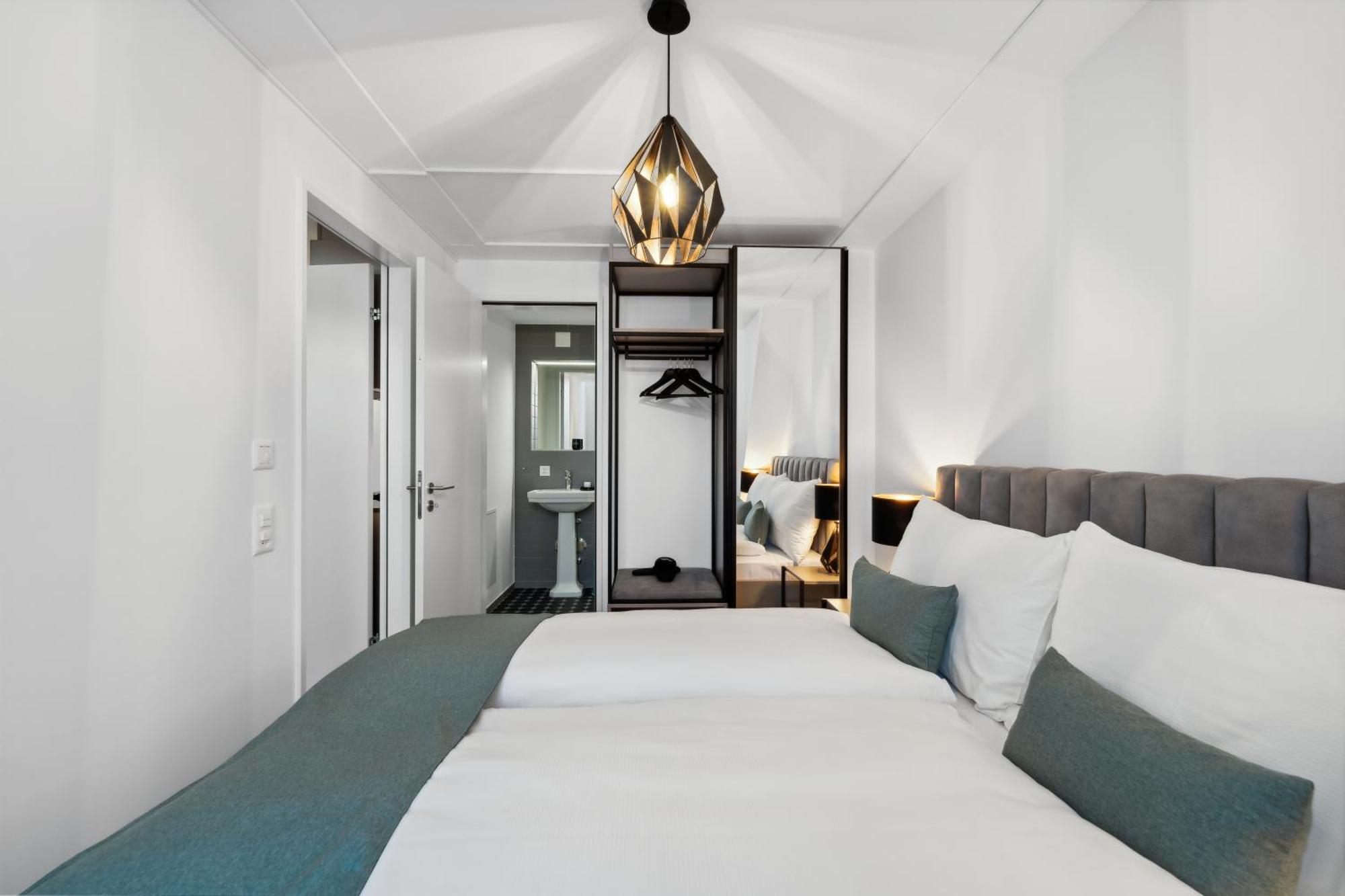 Suite mit Balkon und Küche